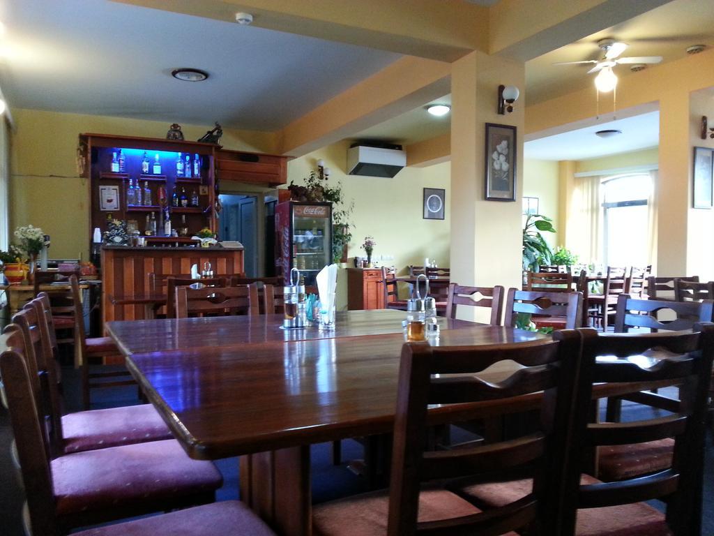 Family Hotel IV Велинград Экстерьер фото