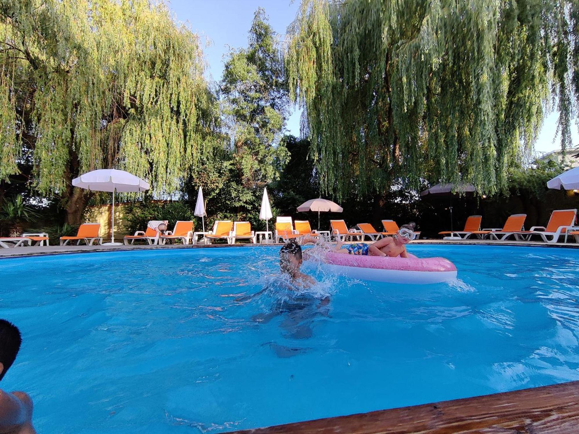 Family Hotel IV Велинград Экстерьер фото